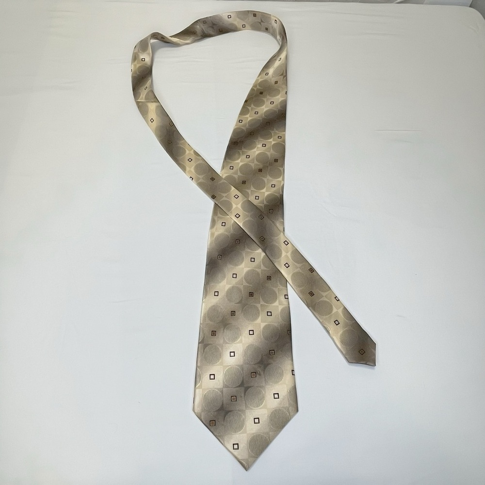 Kilburne & Finch Men's 100% Silk Geometric Tie Beige Brown Classic Width 3.5”